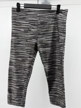 Under Armour Leggings Women's Heat Gear Compression Cropped Size Large